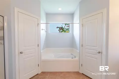 Bath - 9367 Collier Loop, Daphne, AL 36526 photo 1 of 3