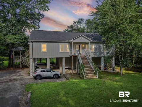18710 Highland Dr, Fairhope, AL 36532