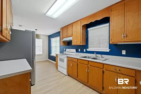 Kitchen - 9427 Hammock Rd, Elberta, AL 36530 photo 1 of 1