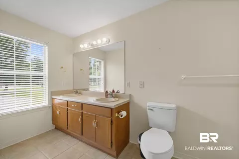 Bath - 9427 Hammock Rd, Elberta, AL 36530 photo 1 of 3