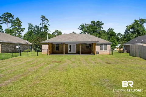 Exterior - 9427 Hammock Rd, Elberta, AL 36530 photo 6 of 11