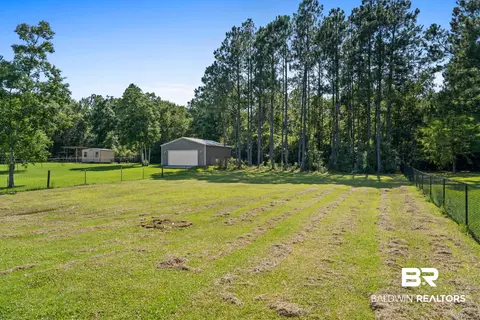 Exterior - 9427 Hammock Rd, Elberta, AL 36530 photo 9 of 11