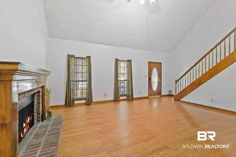 Living - 110 Iris Cir, Daphne, AL 36526 photo 3 of 4