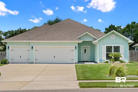 1325 Holland St, Gulf Shores, AL 36542