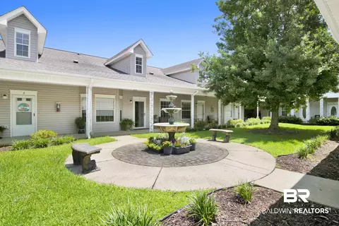 102 Courthouse Dr #4, Fairhope, AL 36532