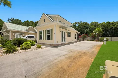 Exterior - 11901 Gateway Dr, Elberta, AL 36530 photo 4 of 12