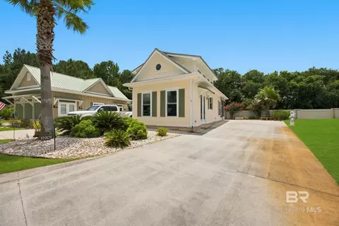 Exterior - 11901 Gateway Dr, Elberta, AL 36530 photo 5 of 12