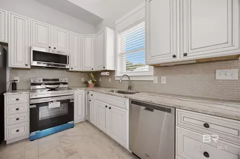 Kitchen - 11901 Gateway Dr, Elberta, AL 36530 photo 2 of 2