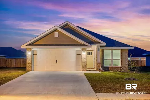 691 Mayflower Dr, Foley, AL 36535