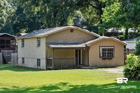 401 Frederick Ave, Fairhope, AL 36532