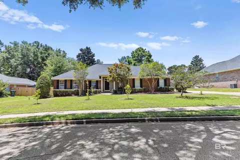 8042 Landing Eagle Dr, Daphne, AL 36526