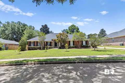 8042 Landing Eagle Dr, Daphne, AL 36526