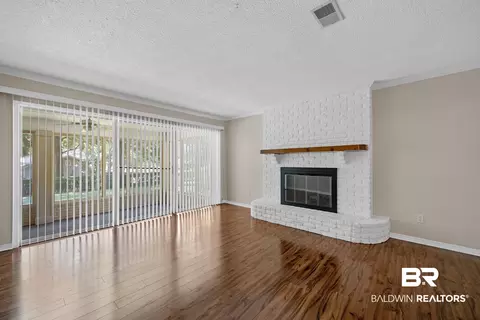 Living - 102 Iris Cir, Daphne, AL 36526 photo 2 of 3