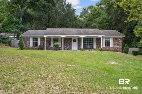915 Caroline Ave, Daphne, AL 36526