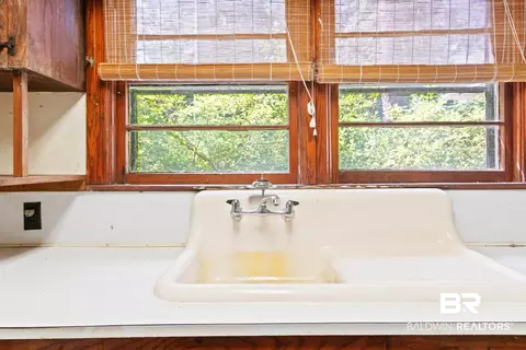 Kitchen - 5845 Highway 4, Jay, FL 32565 photo 4 of 5