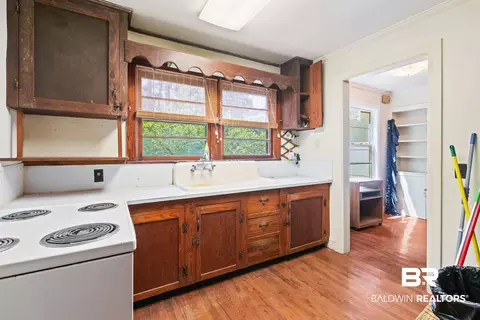 Kitchen - 5845 Highway 4, Jay, FL 32565 photo 2 of 5