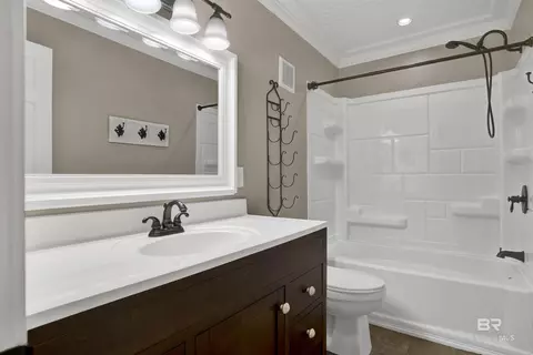 Bath - 4009 Old Shell Rd #A6, Mobile, AL 36608 photo 1 of 4