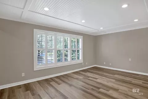 Living - 4009 Old Shell Rd #A6, Mobile, AL 36608 photo 1 of 4
