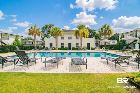 Exterior - 4009 Old Shell Rd #A6, Mobile, AL 36608 photo 3 of 5
