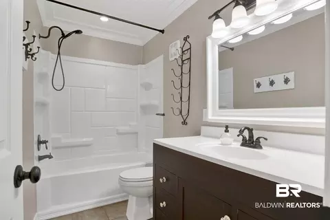 Bath - 4009 Old Shell Rd #A6, Mobile, AL 36608 photo 3 of 4