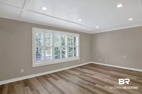 Living - 4009 Old Shell Rd #A6, Mobile, AL 36608 photo 2 of 5