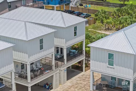 1050 W Beach Blvd, Gulf Shores, AL 36542