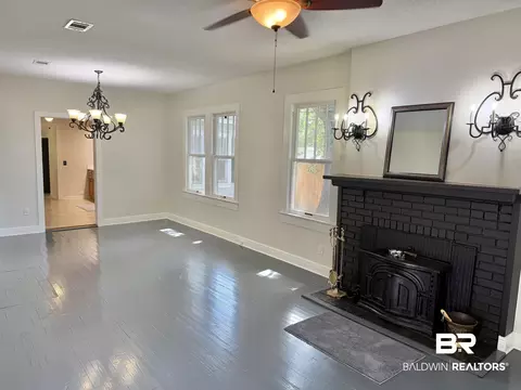 Living - 404 E Horner St, Atmore, AL 36502 photo 3 of 6