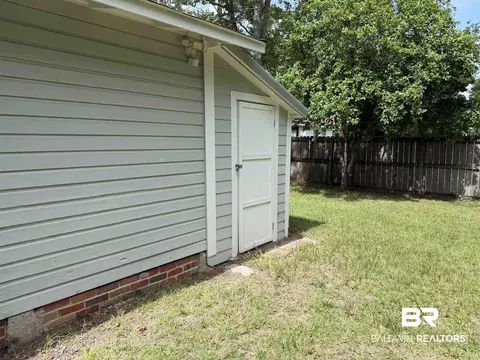 Exterior - 404 E Horner St, Atmore, AL 36502 photo 7 of 7