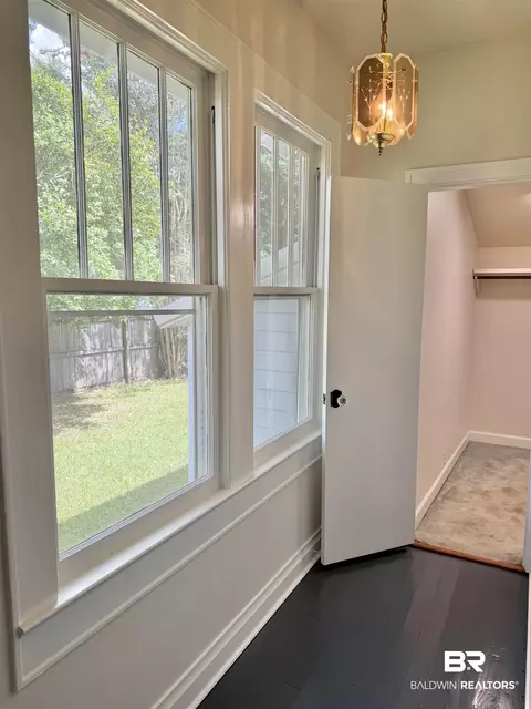 Entry Way - 404 E Horner St, Atmore, AL 36502 photo 2 of 3