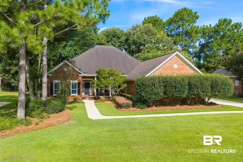 421 Clubhouse Dr, Fairhope, AL 36532