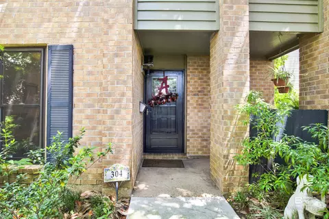 2901 Grant St #304, Mobile, AL 36606