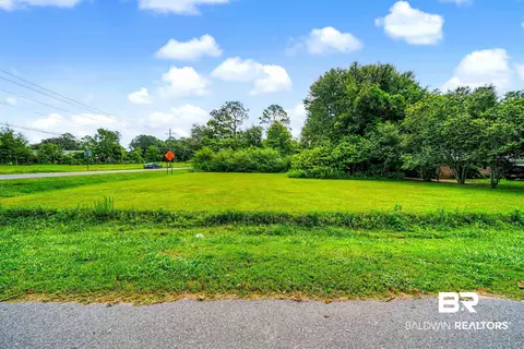 01 Olive St, Elberta, AL 36530