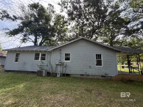 158 3rd Ave, Chickasaw, AL 36611 photo 9