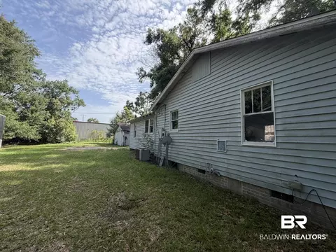 Exterior - 158 3rd Ave, Chickasaw, AL 36611 photo 2 of 5