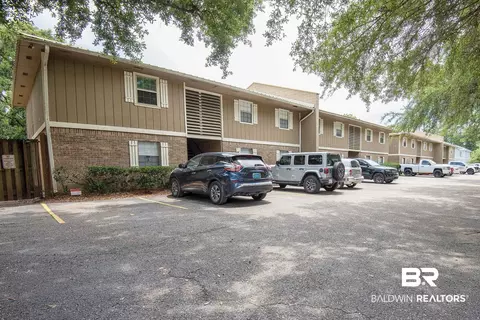 125 E 22nd Ave #2, Gulf Shores, AL 36542