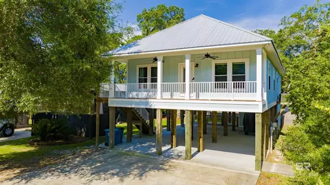 5607 Gulf Ave, Orange Beach, AL 36561
