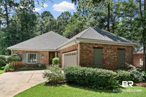 312 Poplar Pl, Fairhope, AL 36532