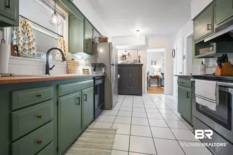 Kitchen - 511 E Barksdale Dr, Mobile, AL 36606 photo 2 of 2