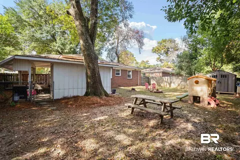 Exterior - 511 E Barksdale Dr, Mobile, AL 36606 photo 5 of 7