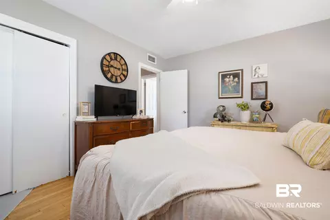 Bedroom - 511 E Barksdale Dr, Mobile, AL 36606 photo 2 of 5