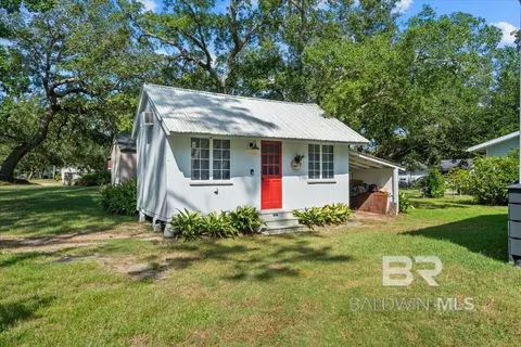 Exterior - 8221 Mobile Ave, Perdido Beach, AL 36560 photo 2 of 4