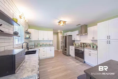 Kitchen - 138 Lakeview Loop, Daphne, AL 36526 photo 4 of 6
