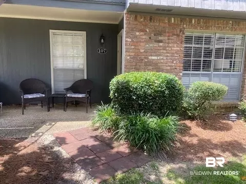 207 S Mobile St #107, Fairhope, AL 36532