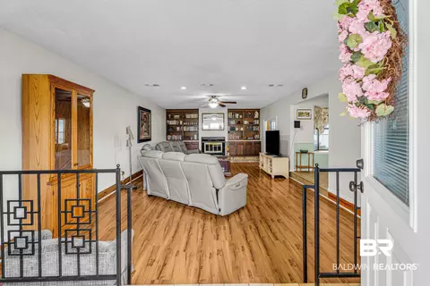 Entry Way - 603 E Walker Ave, Foley, AL 36535 photo 1 of 3