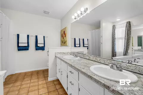 Bath - 603 E Walker Ave, Foley, AL 36535 photo 1 of 9
