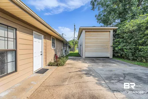 Exterior - 603 E Walker Ave, Foley, AL 36535 photo 2 of 10