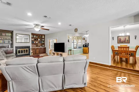 Living - 603 E Walker Ave, Foley, AL 36535 photo 3 of 4