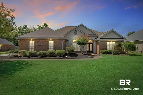 305 St Charles Ct, Fairhope, AL 36532