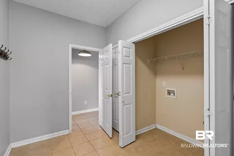 Entry Way - 9360 Bingham St, Elberta, AL 36530 photo 8 of 9