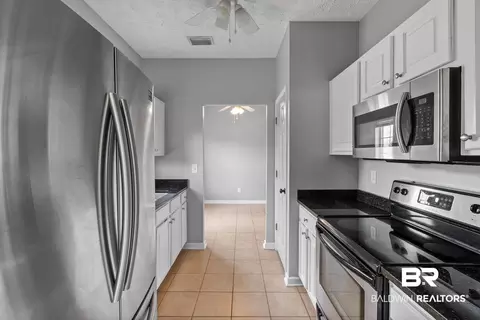 Entry Way - 9360 Bingham St, Elberta, AL 36530 photo 4 of 9